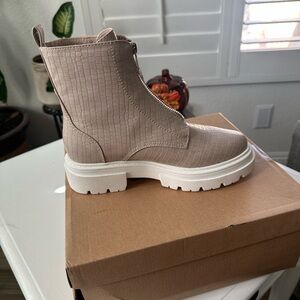 Stylish Beige Ankle Boots with Croc Texture